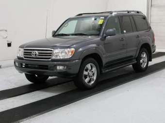 2005 Toyota Land Cruiser Photos