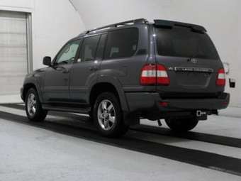 2005 Toyota Land Cruiser Photos