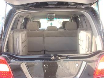 2005 Toyota Land Cruiser Photos
