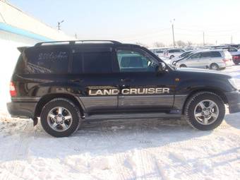 2005 Toyota Land Cruiser Photos