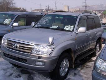 2005 Toyota Land Cruiser Pics