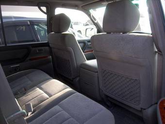 2005 Toyota Land Cruiser Pictures