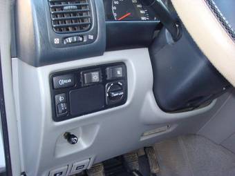 2005 Toyota Land Cruiser Pictures