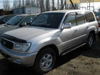 2005 Toyota Land Cruiser Photos