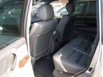 2005 Toyota Land Cruiser Photos