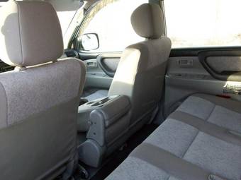 2005 Toyota Land Cruiser Images