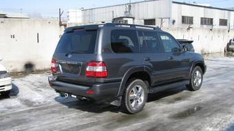 2005 Toyota Land Cruiser Photos