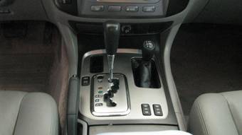 2005 Toyota Land Cruiser Pictures