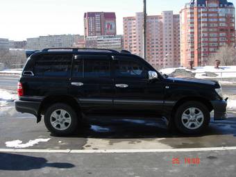 2005 Toyota Land Cruiser Photos