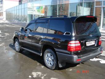 2005 Toyota Land Cruiser Photos