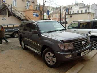 2005 Toyota Land Cruiser Pictures