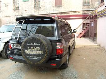 2005 Toyota Land Cruiser Photos