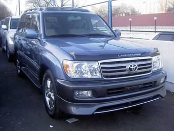 2005 Toyota Land Cruiser Images