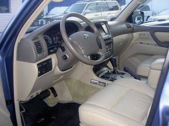 2005 Toyota Land Cruiser Pictures