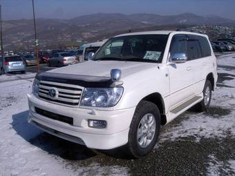 2005 Toyota Land Cruiser Photos