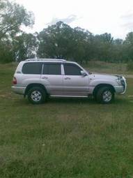 2005 Toyota Land Cruiser Pictures