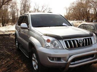 2005 Toyota Land Cruiser Photos