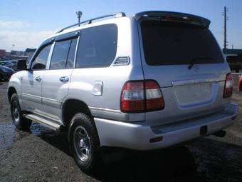2005 Toyota Land Cruiser Pictures