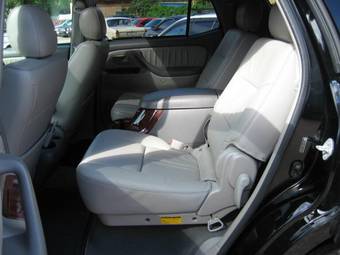 2005 Toyota Land Cruiser Pictures
