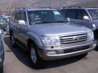 2005 Toyota Land Cruiser Pictures