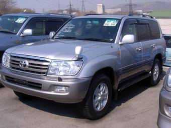 2005 Toyota Land Cruiser Photos