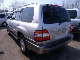 2005 Toyota Land Cruiser Photos