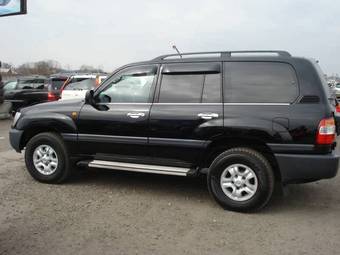 2005 Toyota Land Cruiser Photos