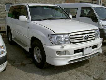 2005 Toyota Land Cruiser Photos