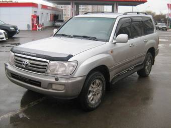 2005 Toyota Land Cruiser Photos