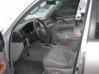 2005 Toyota Land Cruiser Photos