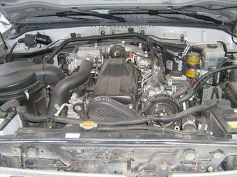 2005 Toyota Land Cruiser Photos
