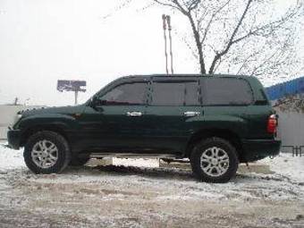 2005 Toyota Land Cruiser Pictures