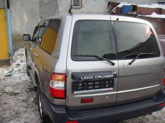 2005 Toyota Land Cruiser Photos