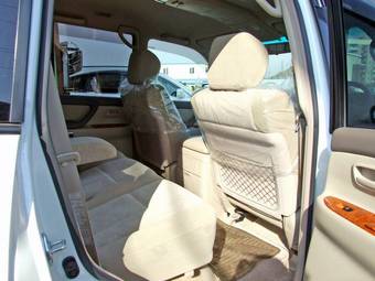 2005 Toyota Land Cruiser Pics