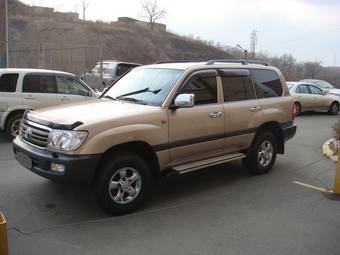 2005 Toyota Land Cruiser Pictures