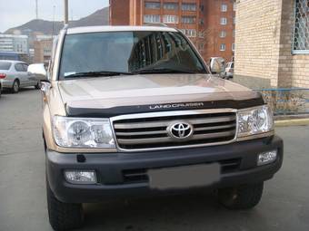 2005 Toyota Land Cruiser Photos