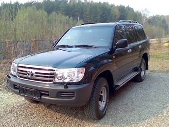 2005 Toyota Land Cruiser Photos