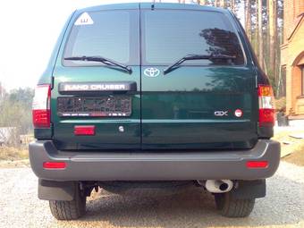 2005 Toyota Land Cruiser Photos