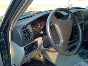 2005 Toyota Land Cruiser Photos