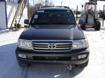 2005 Toyota Land Cruiser Photos