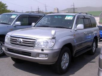 2005 Toyota Land Cruiser Pictures