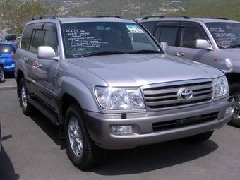 2005 Toyota Land Cruiser Photos