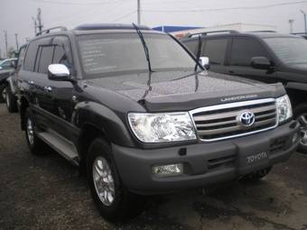 2005 Toyota Land Cruiser Photos