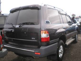 2005 Toyota Land Cruiser Pictures