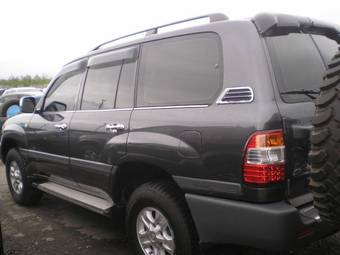 2005 Toyota Land Cruiser Photos