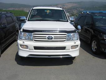 2005 Toyota Land Cruiser Photos