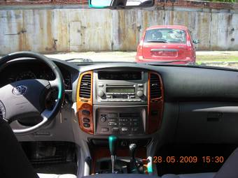 2005 Toyota Land Cruiser Pictures