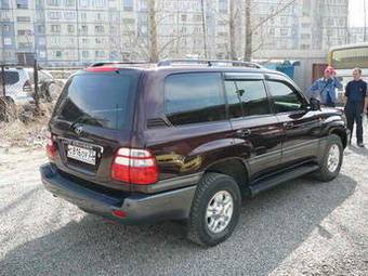 2005 Toyota Land Cruiser Pictures