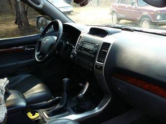 2005 Toyota Land Cruiser Pictures