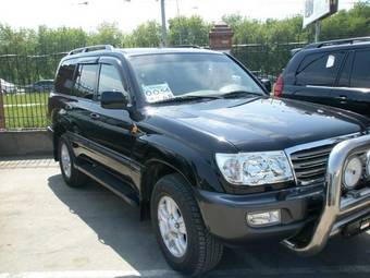 2005 Toyota Land Cruiser Pics